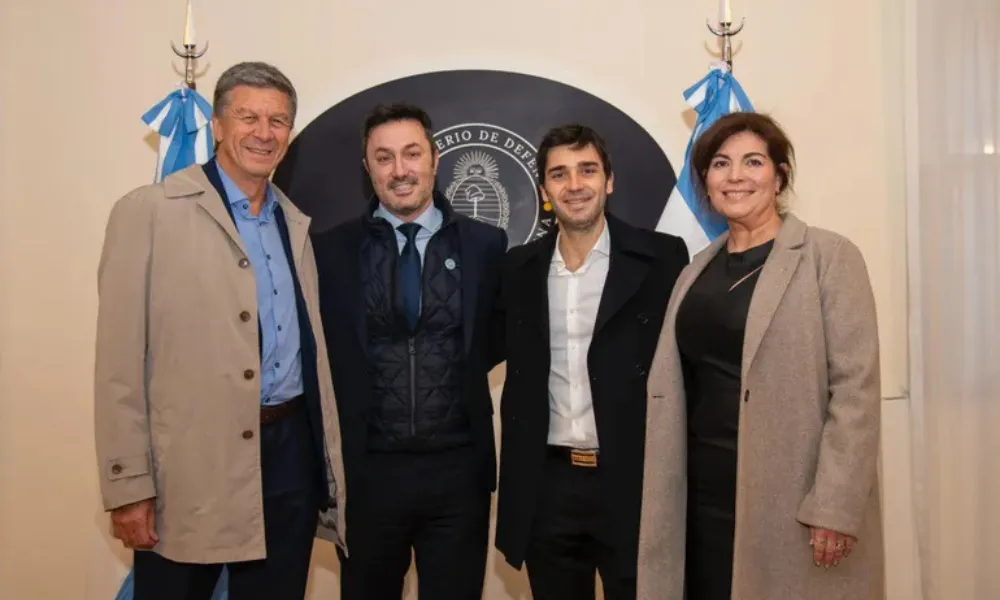 Funcionarios de Chubut con el MInistro de Defensa