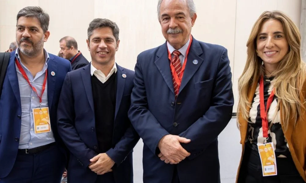 Kicillof y su comitiva en España