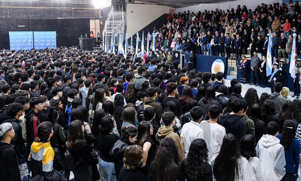 Jóvenes prometieron lealtad a la constitución