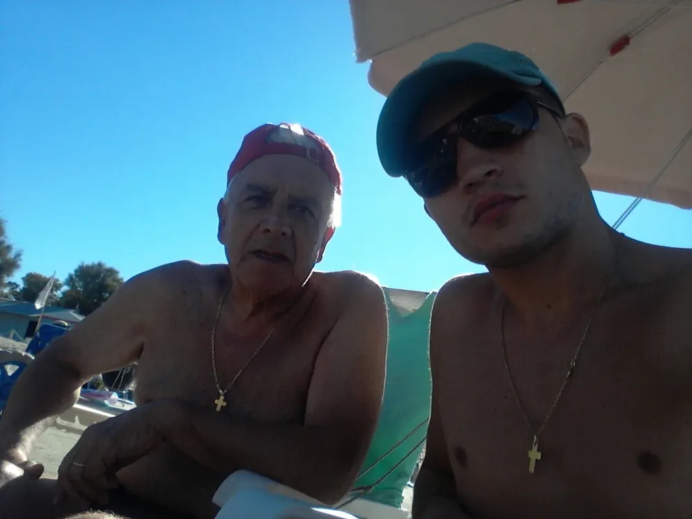 Santiago Medina y su Padre Adrián.