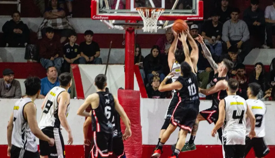 Racing venció a Deportivo Madryn por 76-69.