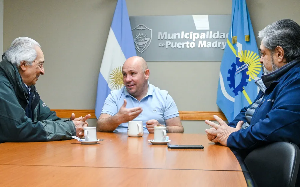 Sastre recibió a integrantes de la familia Borboroglu.
