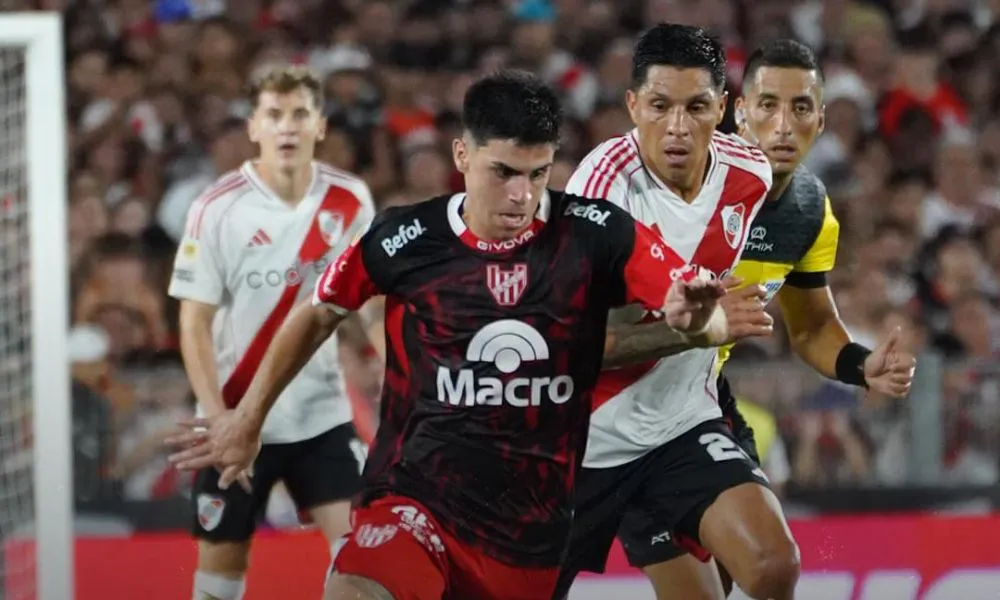 Instituto frente a River en el monumental