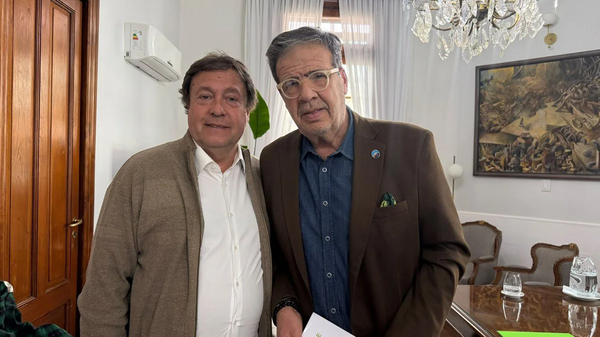 Alberto Weretilneck junto a Adrian casadei