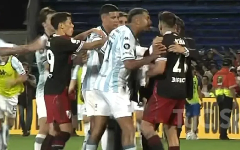 El escándalo estalló tras el pitazo final entre River y Racing