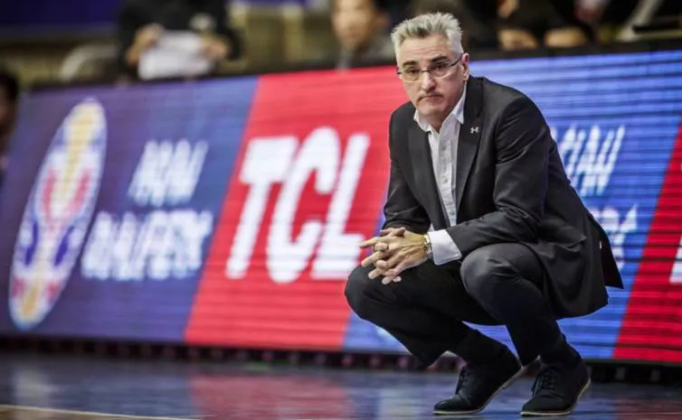 EL ENTRENADOR JULIO LAMAS LLEGA A PUERTO MADRYN