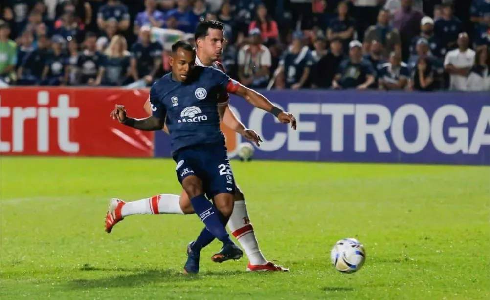 Independiente Rivadavia empató 0-0 ante Huracán. Fue por la fecha 10 del Grupo A