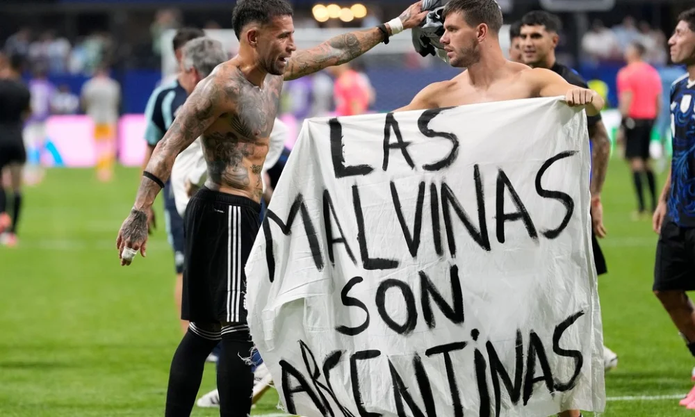 Cartel de Malvinas en el Mundial