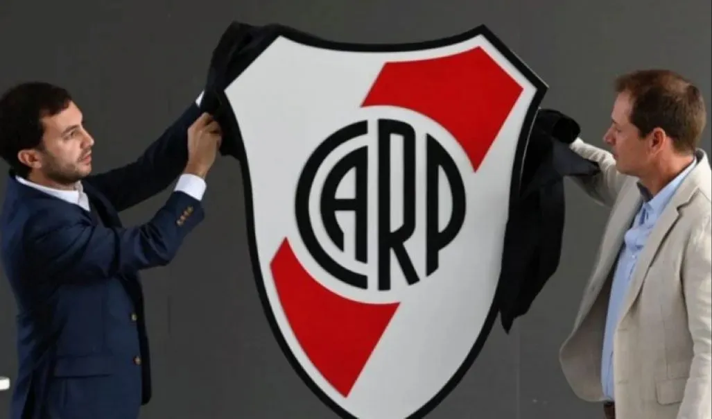 El club modificó su comunicación oficial y ahora prioriza el escudo por sobre los nombres
