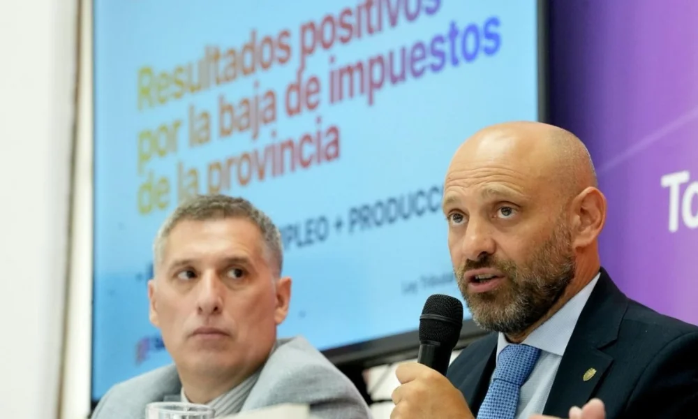 La propuesta apunta a aliviar la carga fiscal de las empresas, pero con una condición clara, sumar trabajadores.