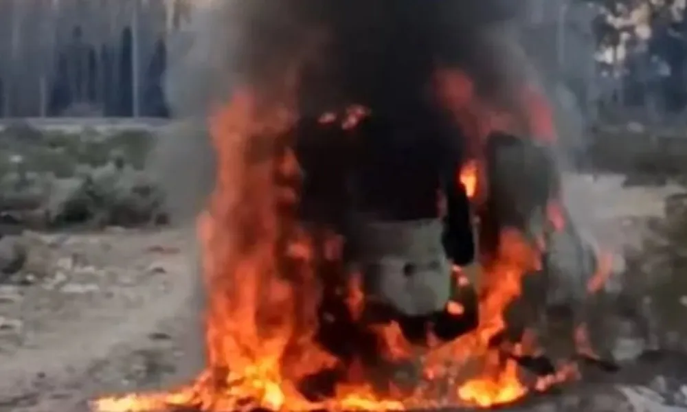 Utilitario incendiado