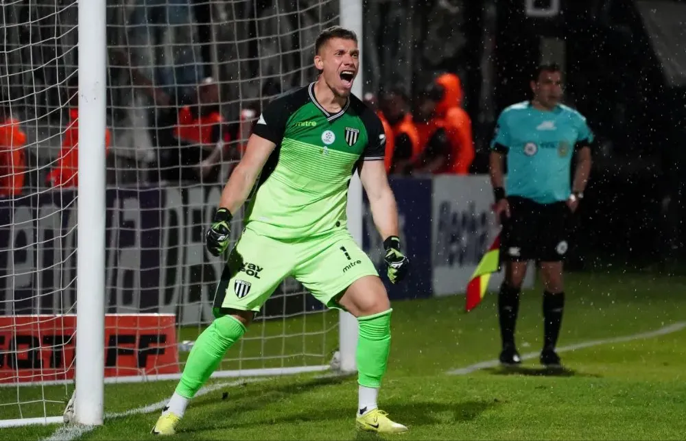 César Rigamonti fue el héroe de Gimnasia en la final