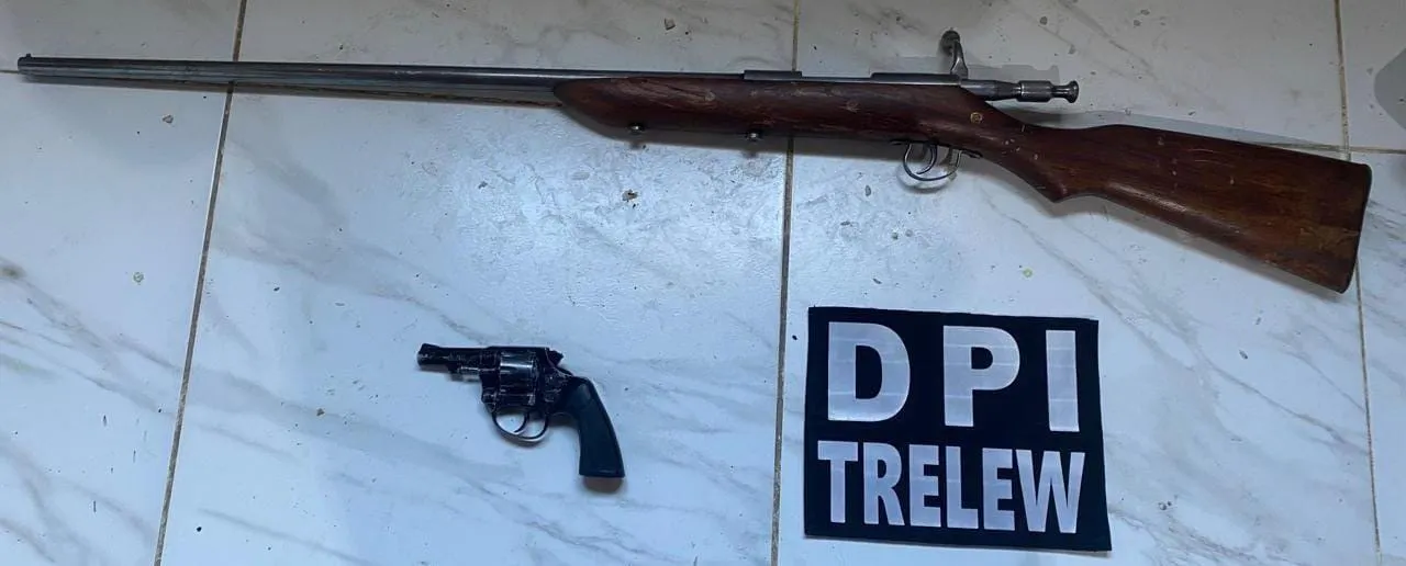 Armas secuestradas por la Brigada de investigaciones Trelew