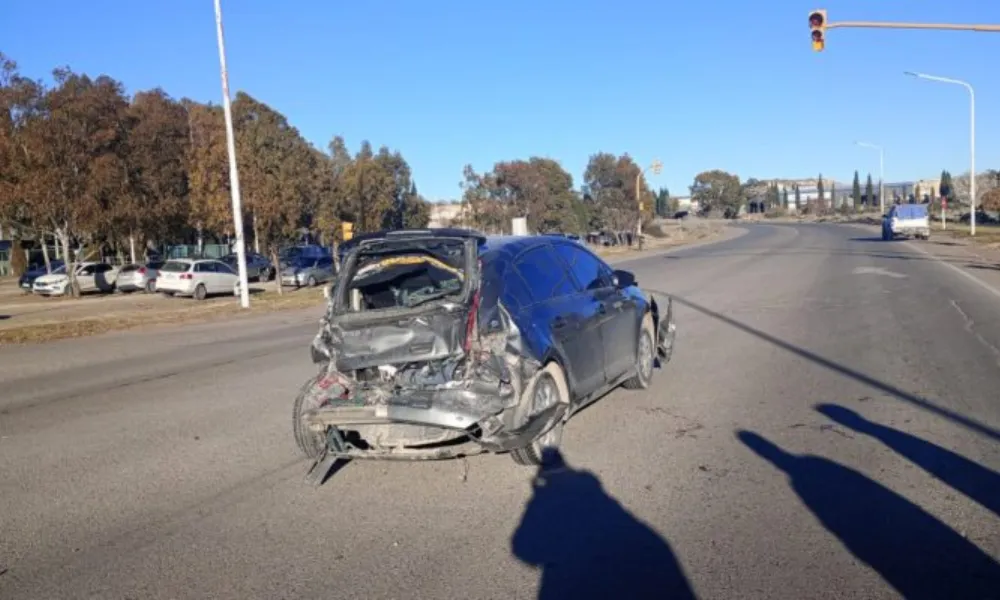 Citroën C 4 involucrado en el choque