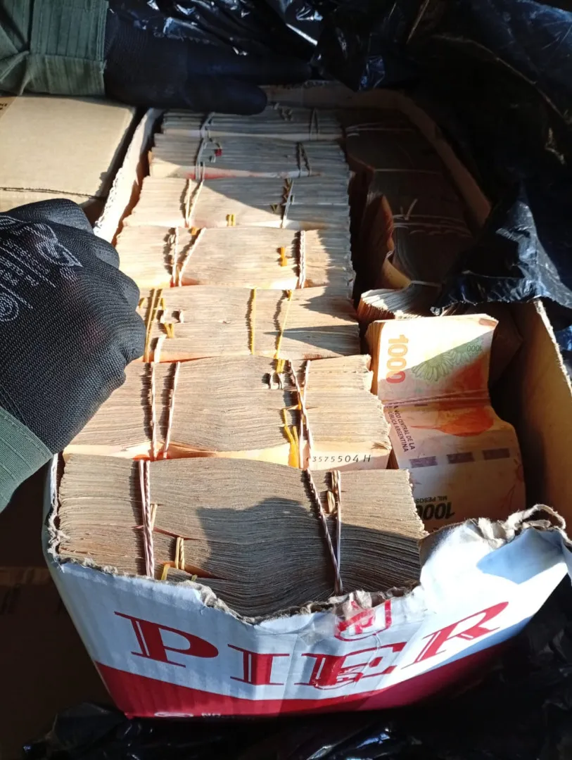 Secuestran casi 100 millones de pesos y mercadería en un operativo sobre la Ruta 11