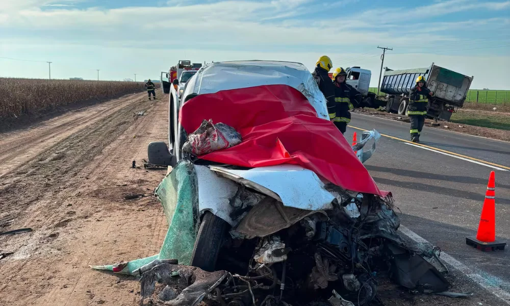 Utilitario destruido en el accidente
