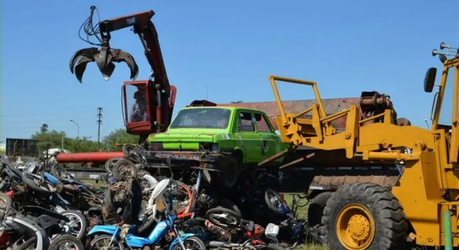 Proponen que un municipio de Chubut pueda usar, rematar o compactar autos incautados 