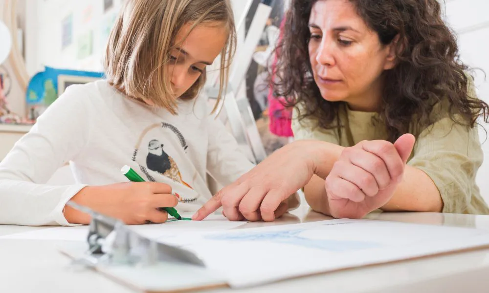 Enseñanza en la escuela primaria foto ilustrativa fuente Freepik