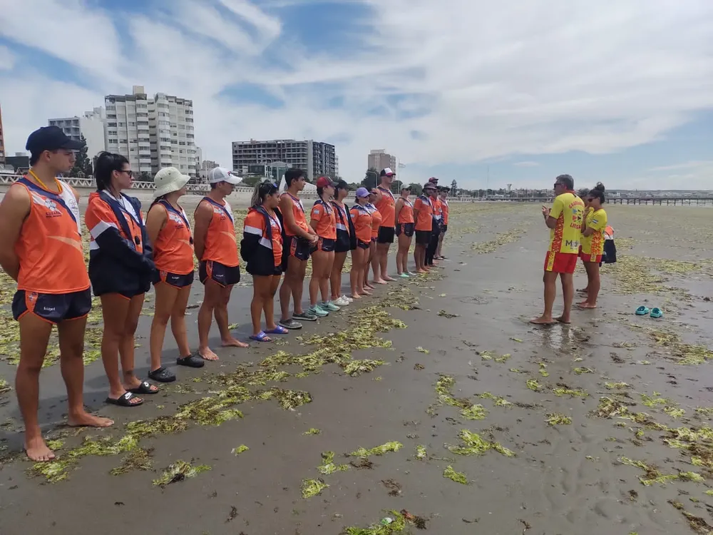 Prácticas del Cuerpo de Guardavidas de Puerto Madryn