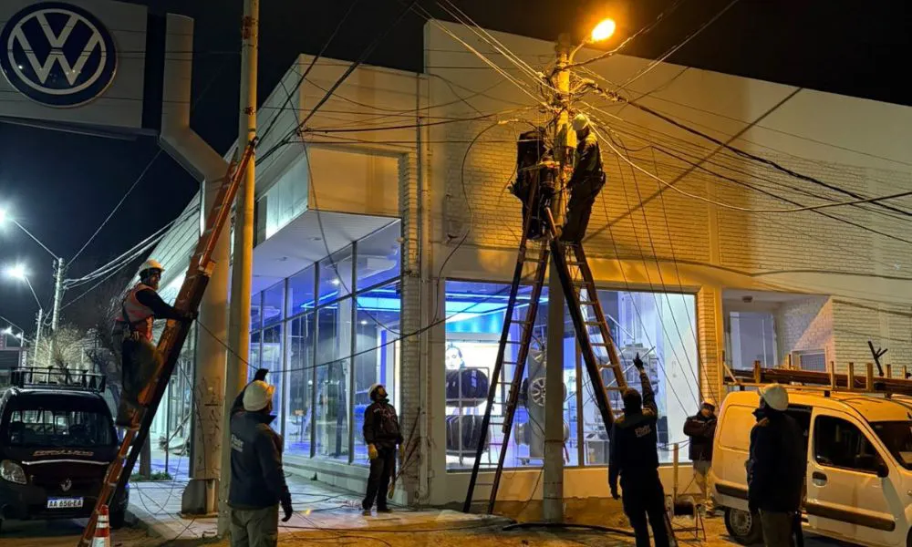 Puerto Madryn completó el corte de fibra en el IXP de Cabase 2