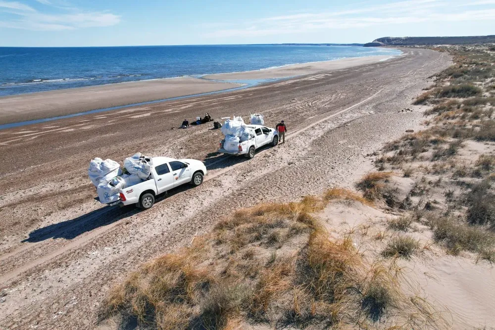 Continua la limpieza de las playas