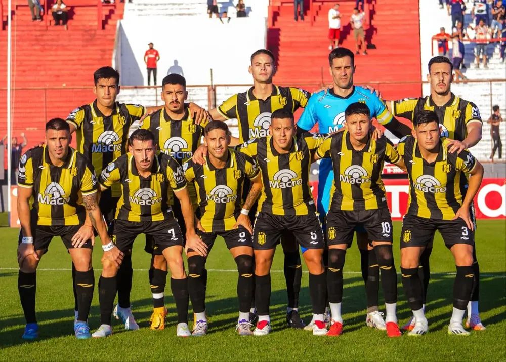 Deportivo Madryn cayó 2-1 ante Los Andes y perdió el invicto en un cierre cargado de emoción y tensión