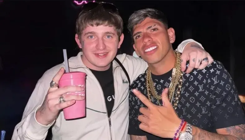 Carlos Palacios junto a Dillom en la popular fiesta realizada anoche en Chile