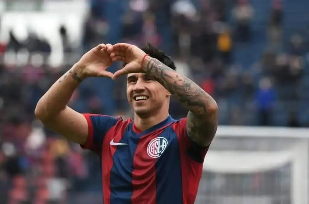BOCA Y RIVER SE PELEAN POR EL DELANTERO DEL CICLÓN
