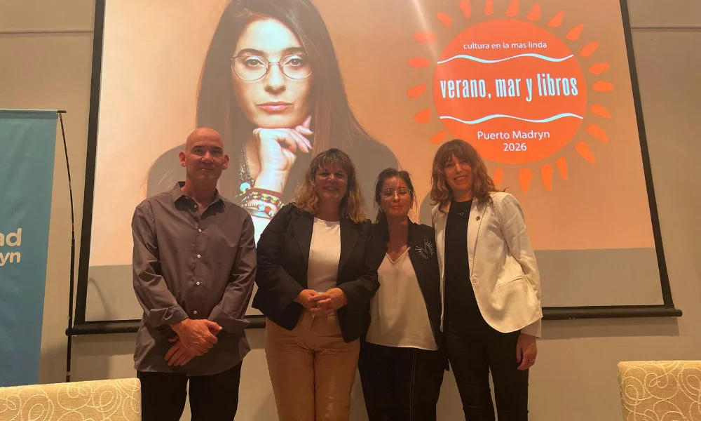 Florencia Etcheves en el cierre de verano mar y libros