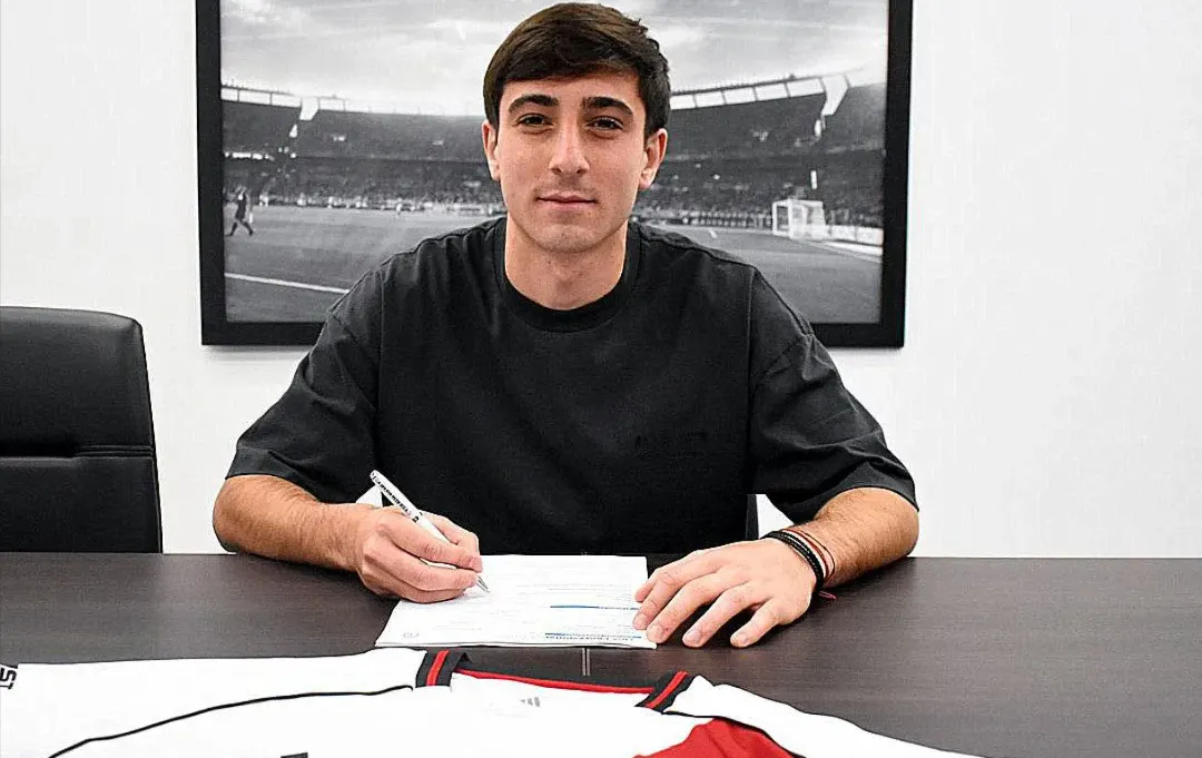 Juan Bautista Dadín firmó su primer contrato profesional
