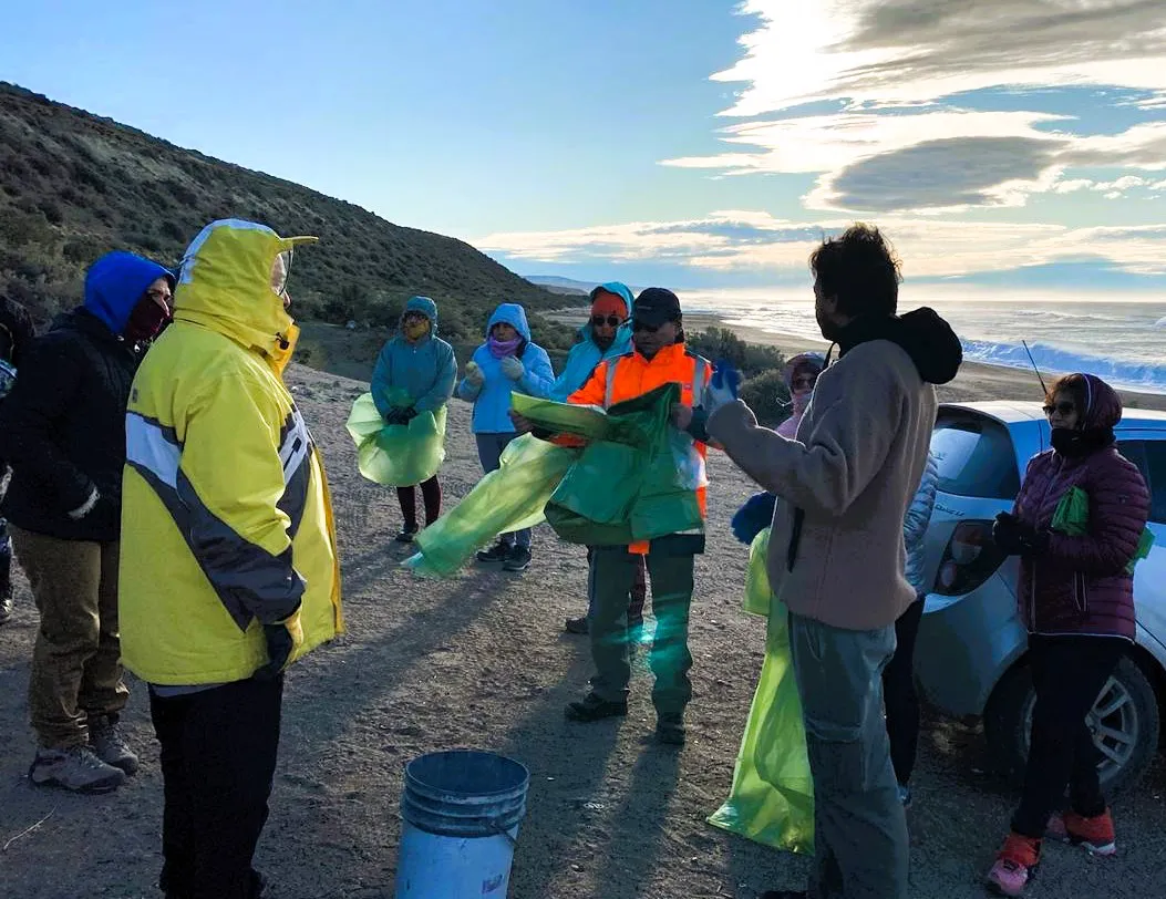 “Mes del Ambiente” con una jornada de limpieza en Isla Escondida