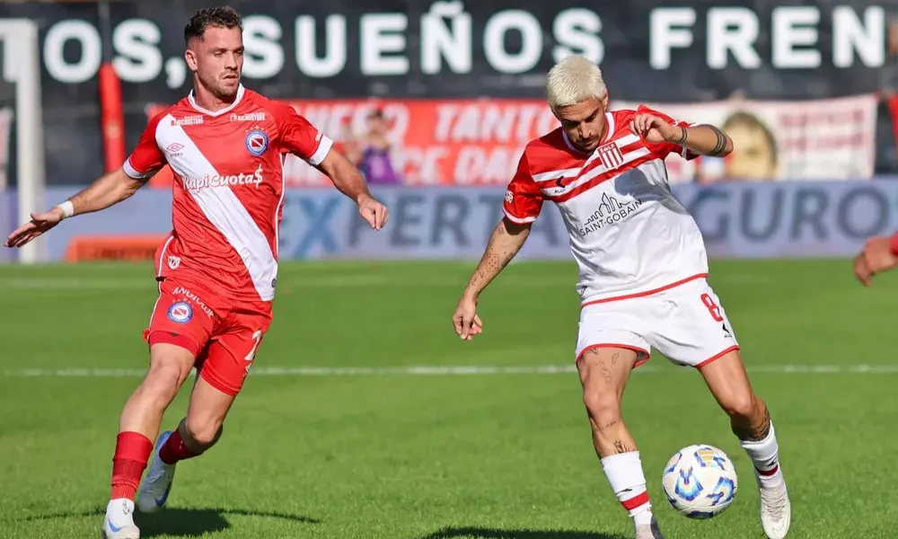 Argentinos Jr goleó a Estudiantes