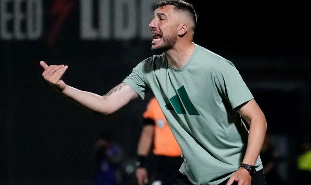 Riestra decidió un cambio urgente antes del debut en la Copa Sudamericana.