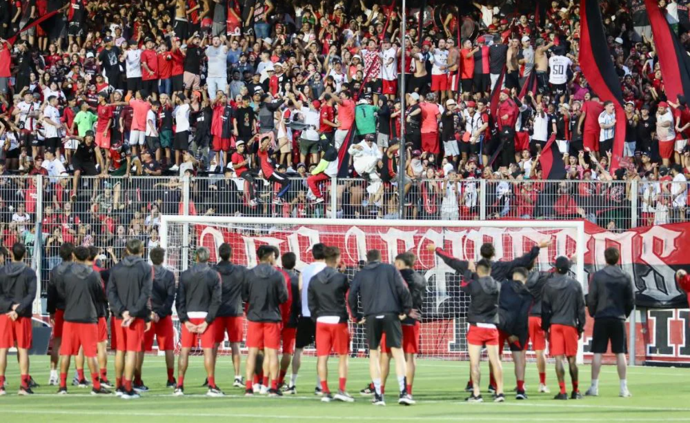 La Lepra llega sin triunfos y golpeada por amenazas y lesiones.