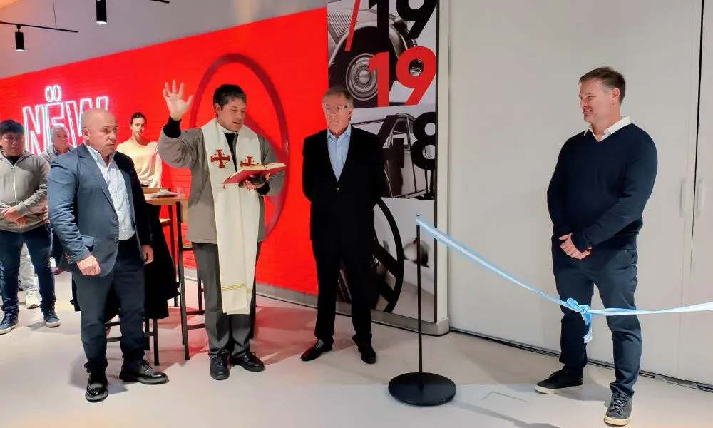 Bendición de la nueva sucursal de Granville