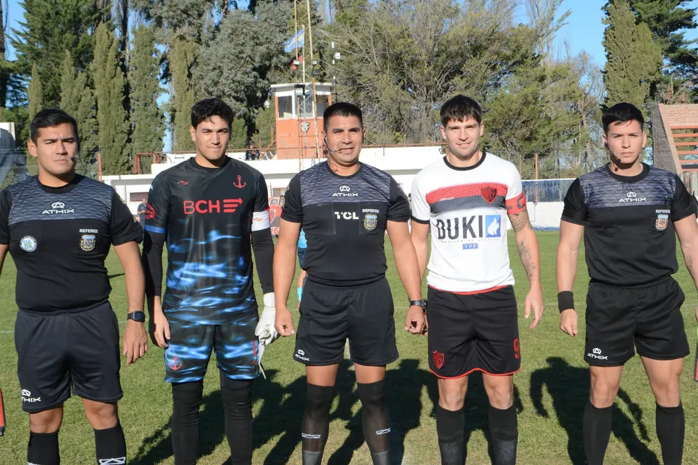 Con dos goles de Schischke, Gaiman le ganó a Brown 2-1 y mantiene intactas sus chances en el Apertura del Valle.