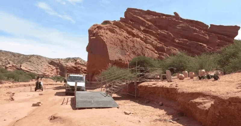 Se analiza la validez del permiso presentado y las posibles sanciones.