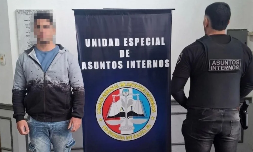 Policías detenidos