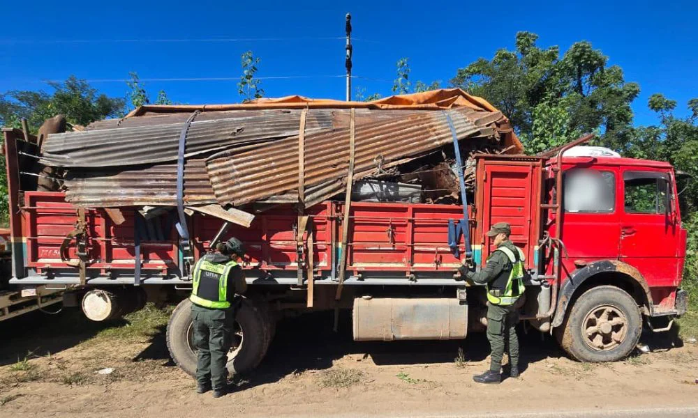 Secuestraron 15 camiones con chatarra ilegal en Salta