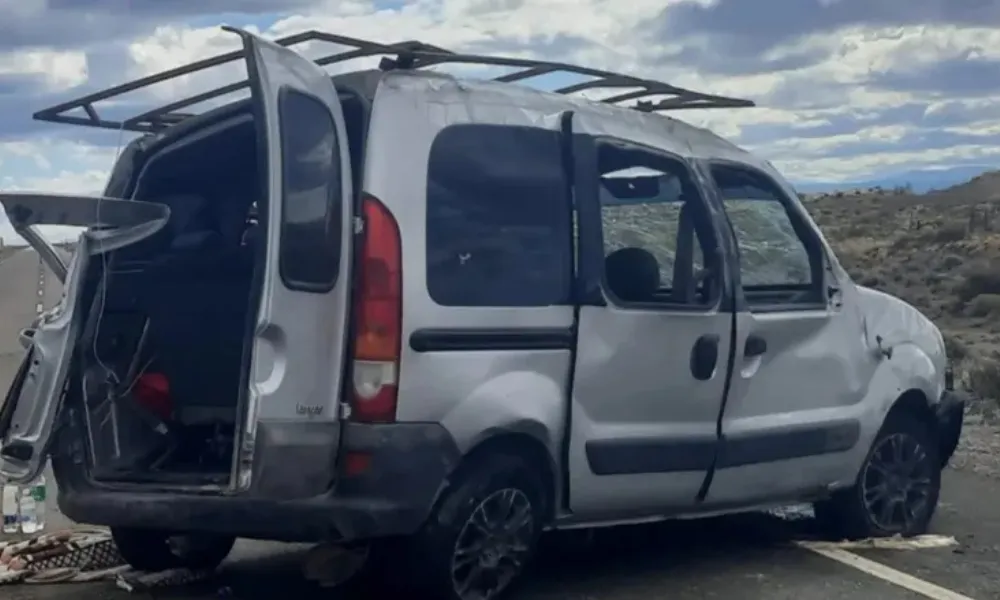 Renault Kangoo volcada