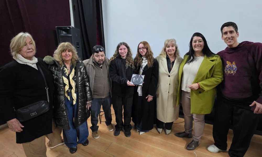 Trelew entregó un reconocimiento a Camila Hernando