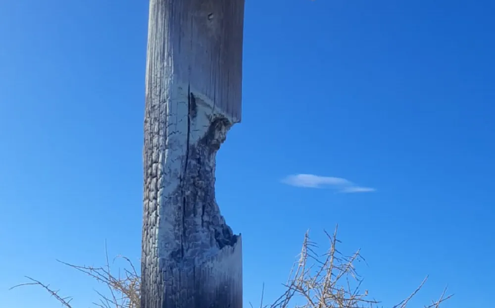 incendio de poste deja sin energía a Magagna