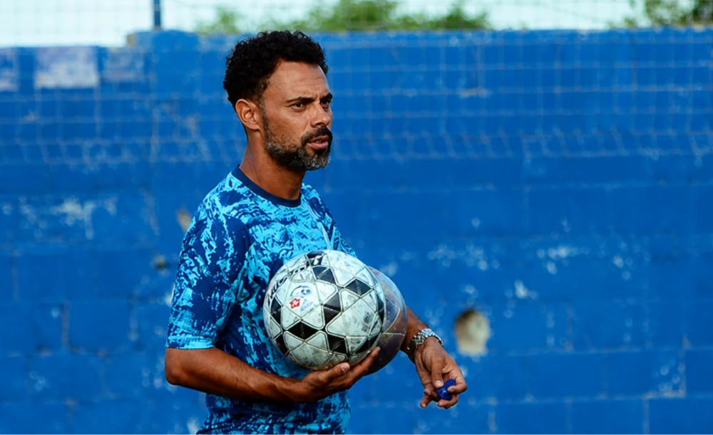 La Banda visitará a Círculo Deportivo con Martín Rolle como interino.