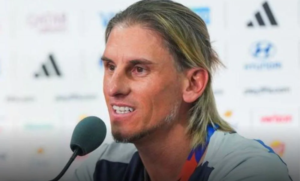 Beccacece destacó el trabajo de Pablo Aimar y volvió a elogiar a Lionel Messi.