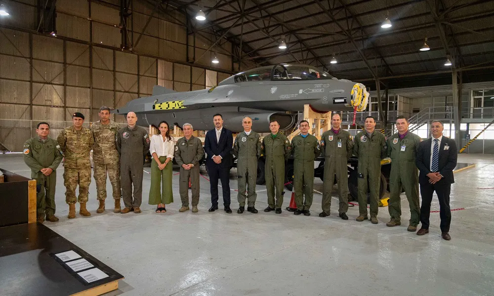 Avion F-16