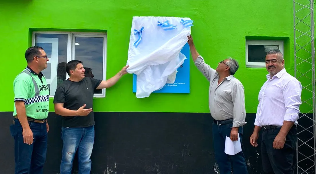 Inauguran centro de emision de licencias