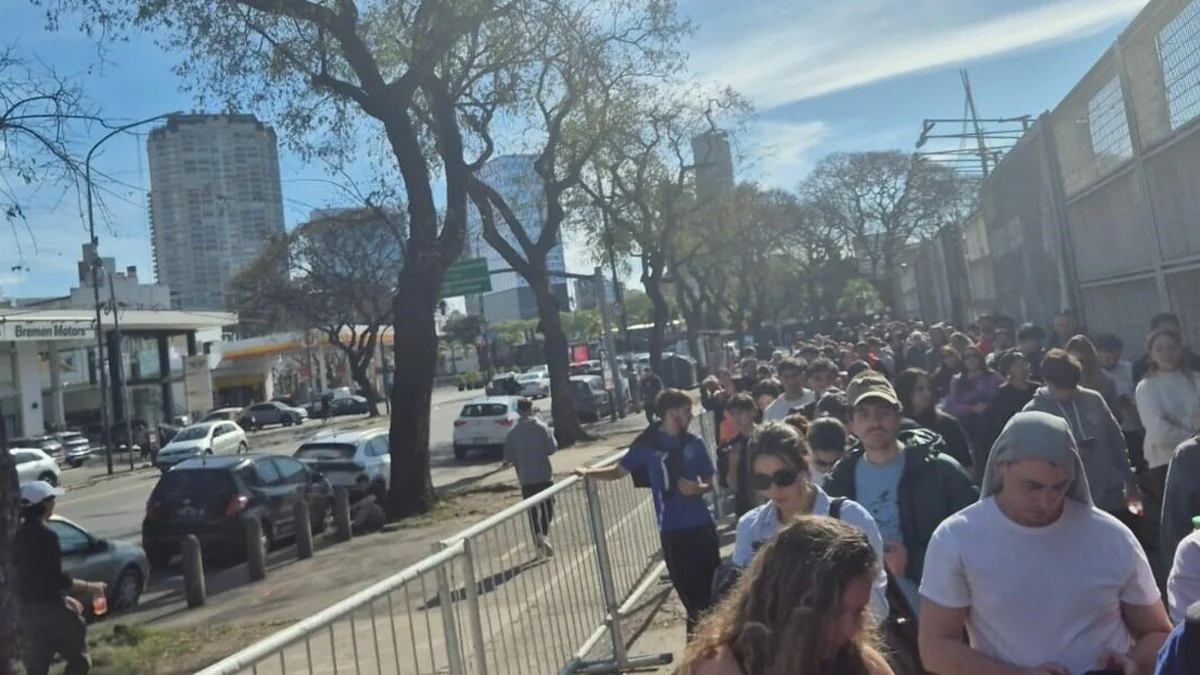 Caos por las entradas para Messi foto Clarín