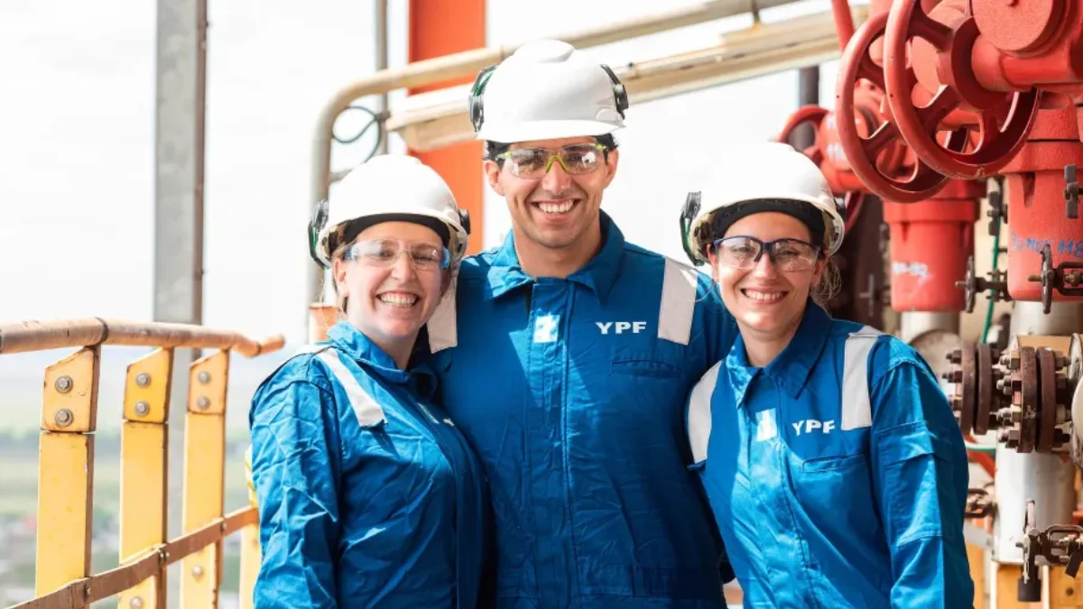 Jóvenes empleados Foto YPF