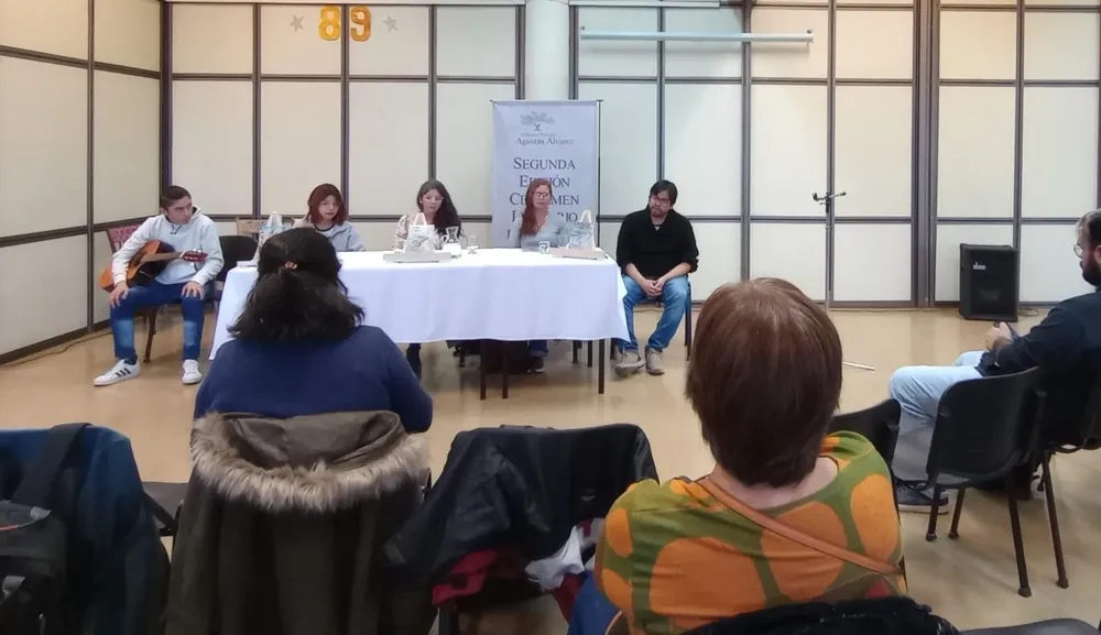 El municipio brinda taller de literatura