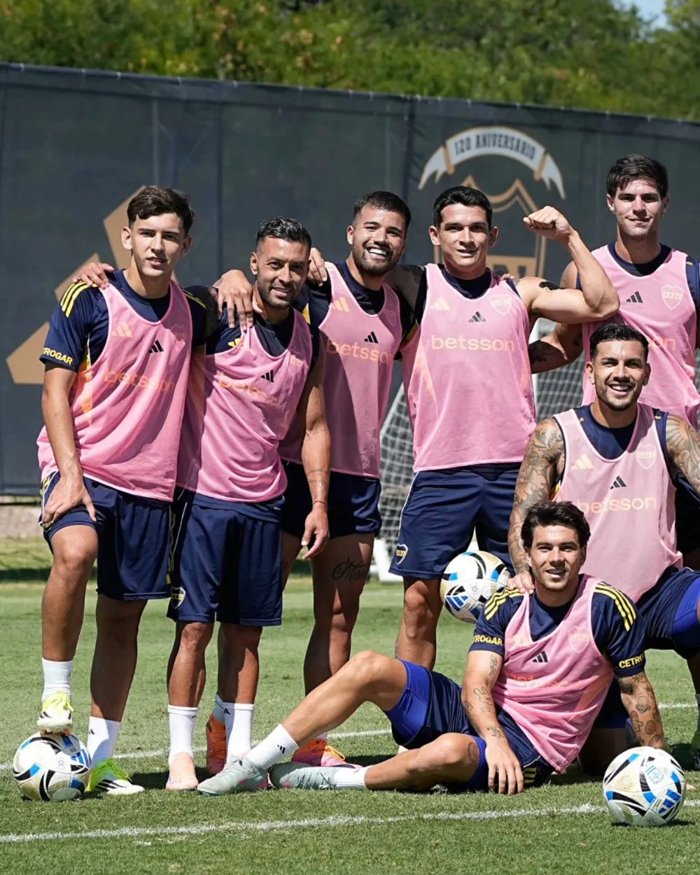 Boca prepara su debut en el Torneo Apertura ante Riestra.
